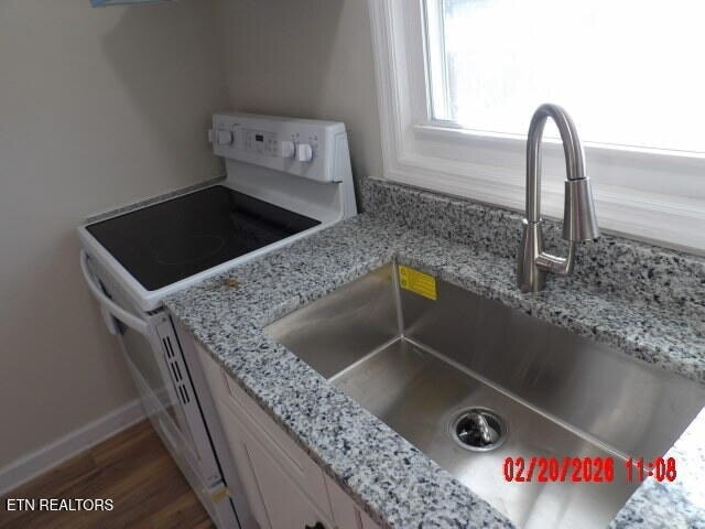 Photo - 440 W Outer Dr