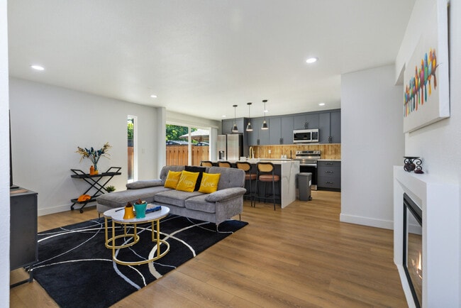 Photo - 905 142nd Ave SE Unit SI ID1234621P