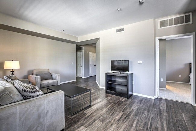 Building Photo - 8465 Regents Rd Unit ID1280454P