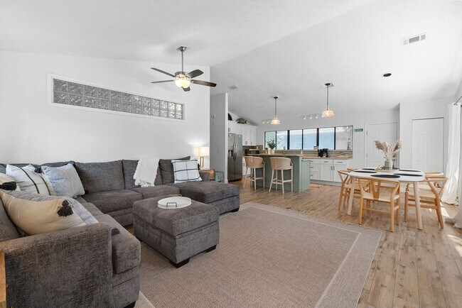 Photo - 152 Manresa Rd Unit ID1281919P