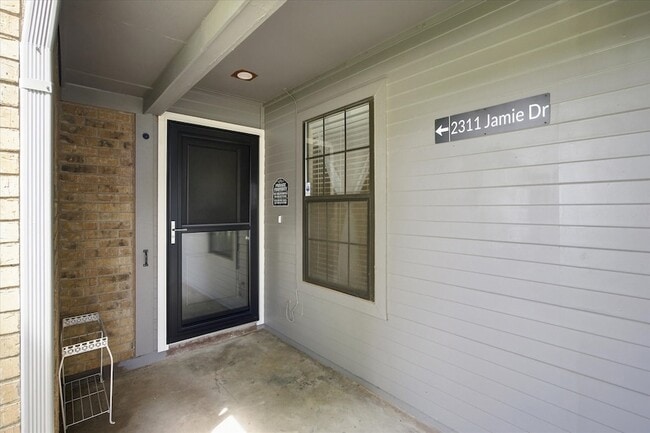 Photo - 2311 Jamie Dr