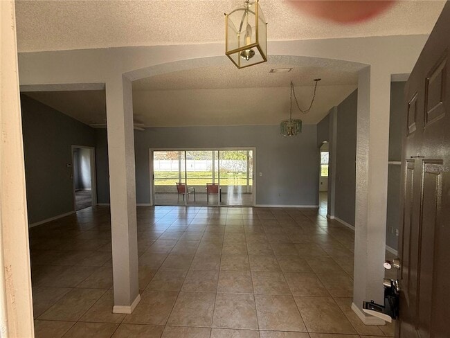 Photo - 106 Freeport Ln