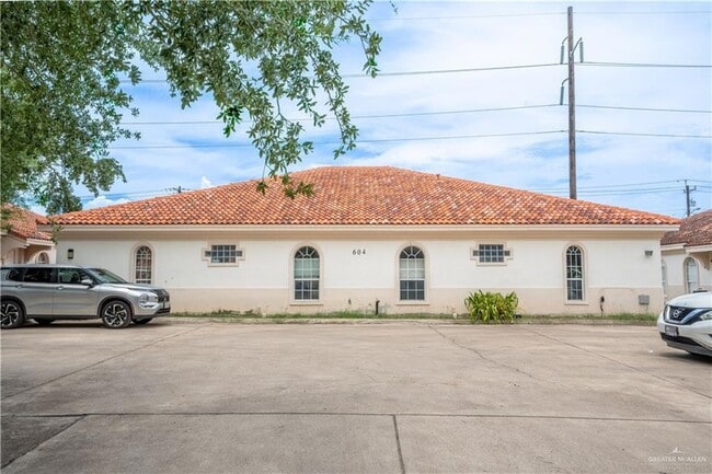 Building Photo - 604 Buena Vista Dr Unit H