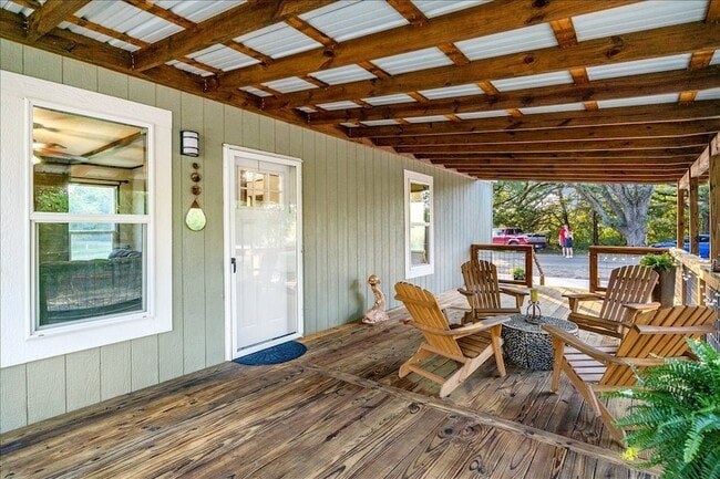 Photo - 409 Willow Dr