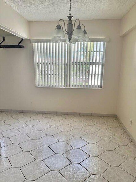 Photo - 368 Mansfield I