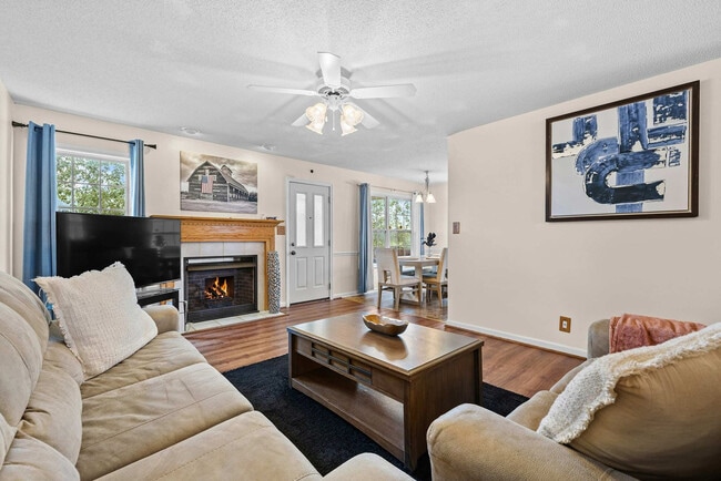 Building Photo - 3409 Summerfield Dr Unit SI ID1627746P