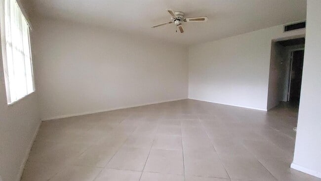 Photo - 165 Canterbury G