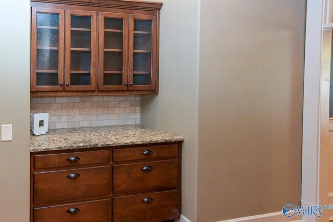 Photo - 305 Walden Glen Ct