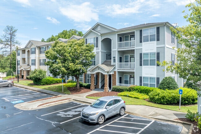 Building Photo - The Estates at Perimeter