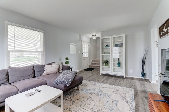 Building Photo - 2408 Springdale Rd Unit ID1296537P