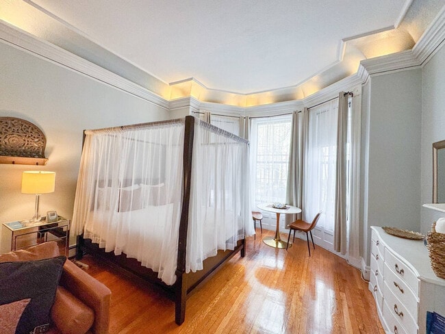 Photo - 337 Beacon St Unit SI FL1-ID1238092P