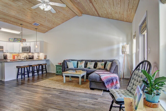 Building Photo - 1813 Eleventh St Unit SI ID1023289P