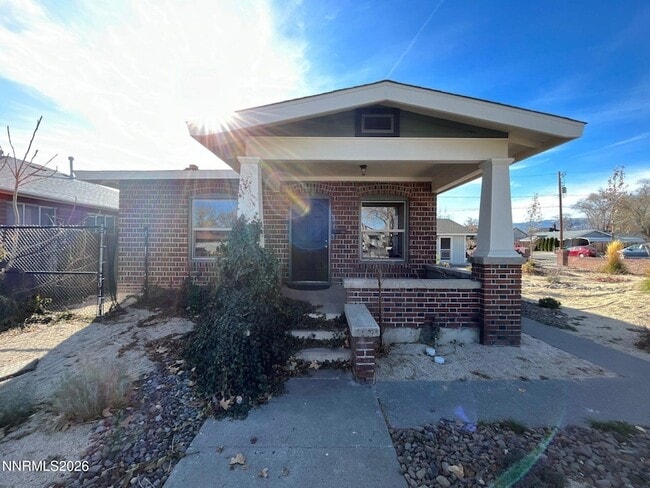 Building Photo - 1561 G St