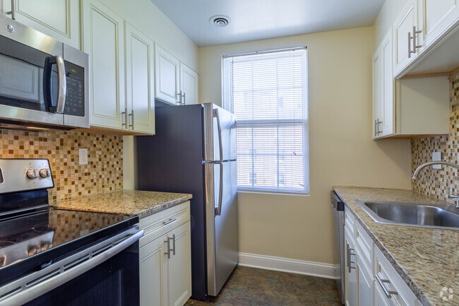 2BD, 2BA Renovated - Shaker Park East Apartments