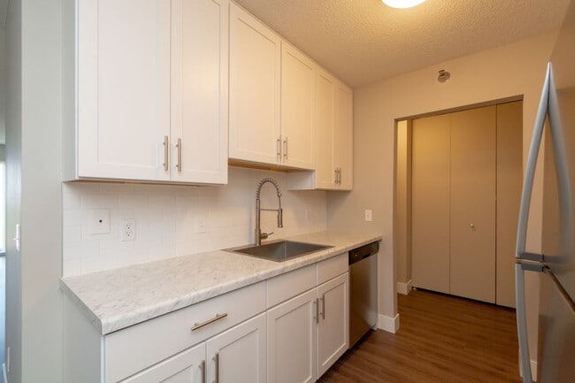 Photo - Kenwood Gables