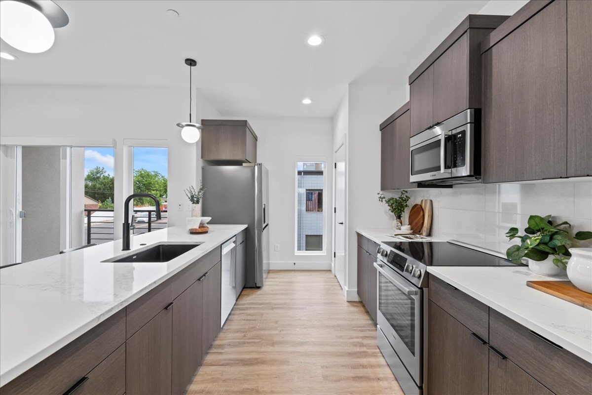 Floor Plan - 2 Bedroom / 2.5 Bath