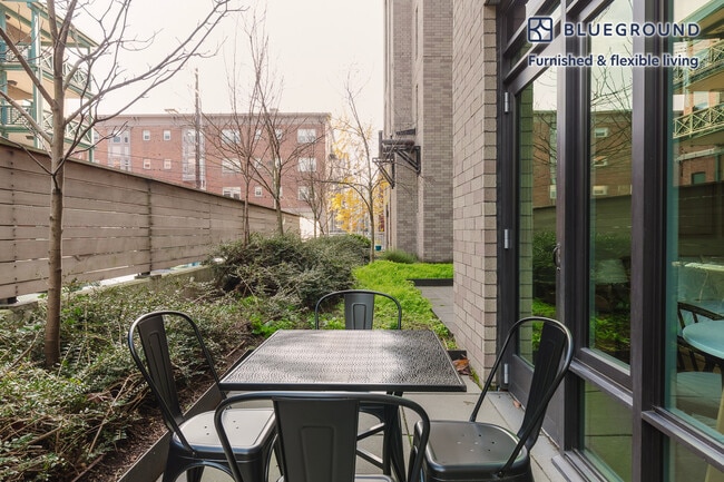 Photo - 624 Yale Ave N Unit FL3-ID808