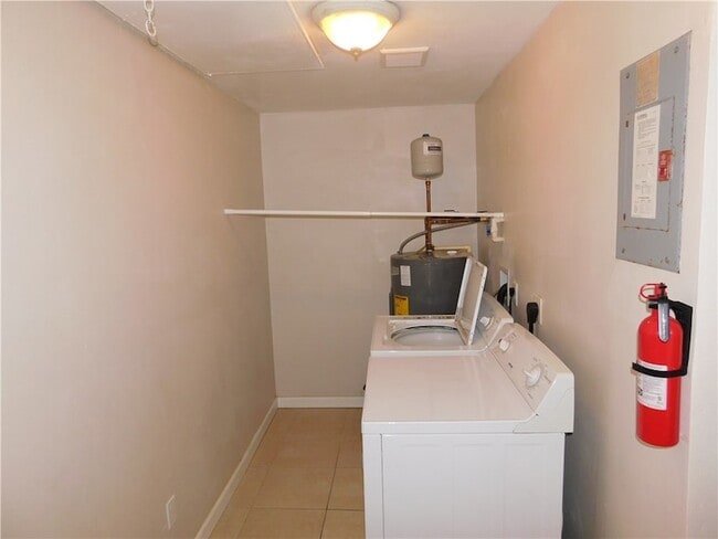Photo - 522 7th Pl