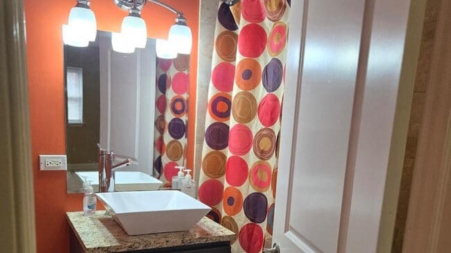 Photo - 5948 S King Dr Unit 1