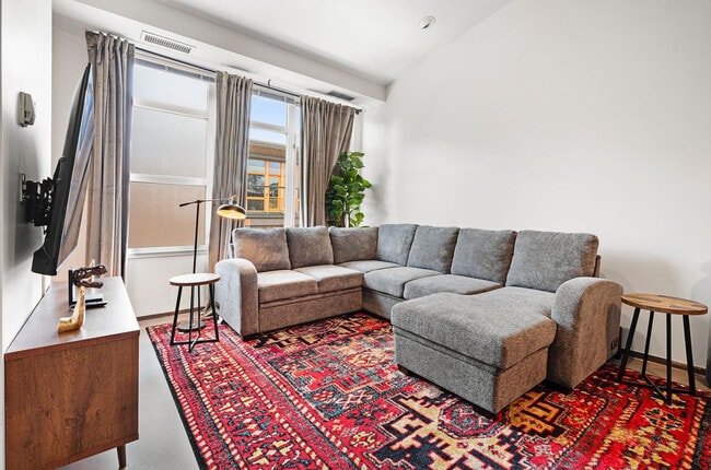 Building Photo - 160 E Berkeley St Unit SI ID1343273P