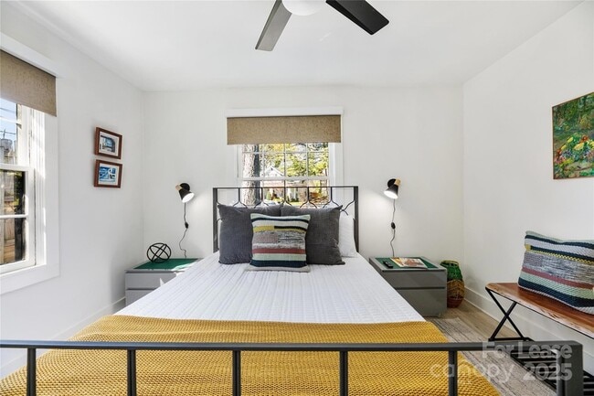 Photo - 1901 S Mint St