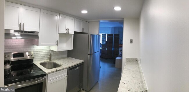 Photo - 1825 T St NW Unit 303