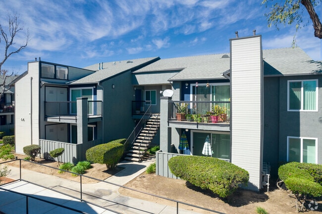 The James Apartments - The James Apartments