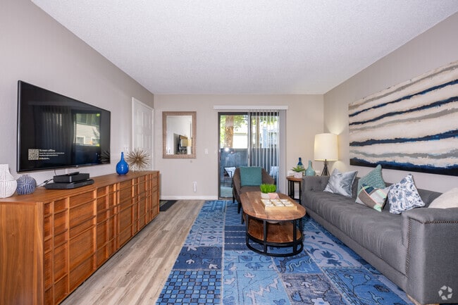 2BR, 2BA - 896SF - Living Room - Park Vue
