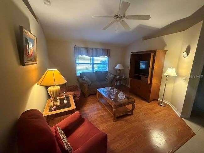 Photo - 713 Mountain Ash Way