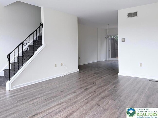 Photo - 1217 N Nelson St