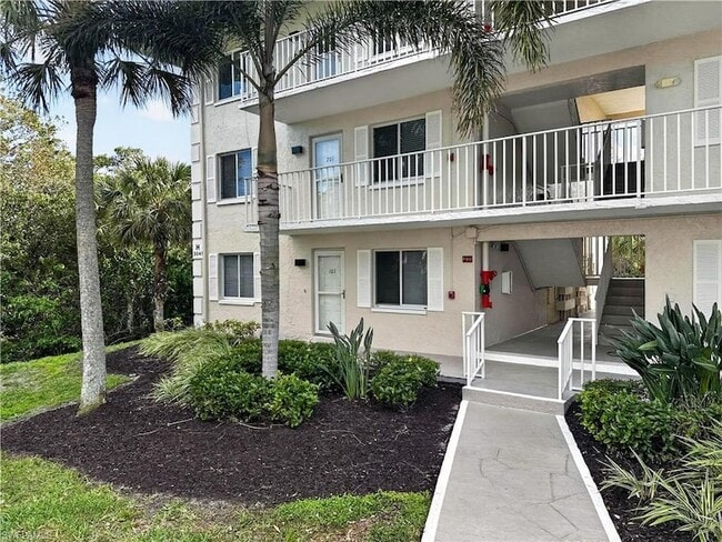 Building Photo - 3041 Sandpiper Bay Cir