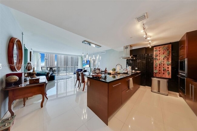 Photo - 465 Brickell Ave Unit 1019
