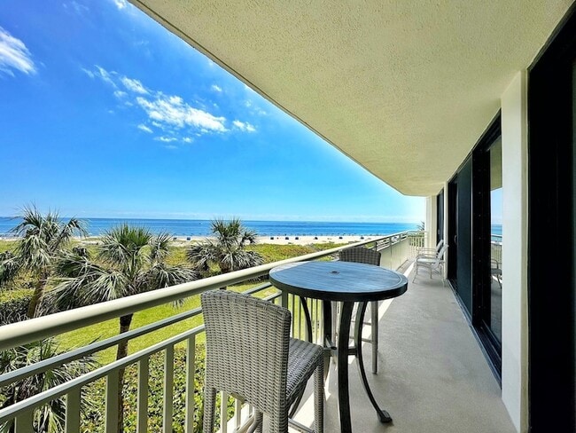 Building Photo - 3000 N Ocean Dr Unit 4F