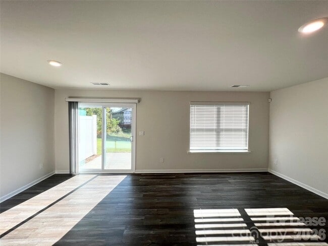 Photo - 5915 Faron Wy