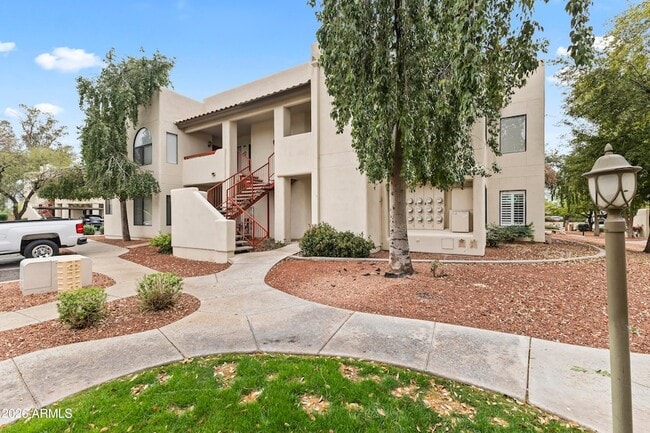 Building Photo - 750 E Northern Ave Unit 2044