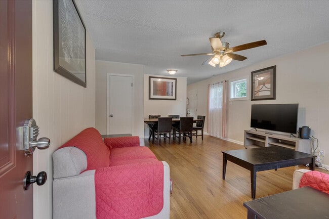 Photo - 210 Parthenia Dr Unit ID1388444P