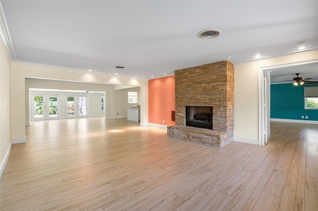 Photo - 500 Gardenia Ln