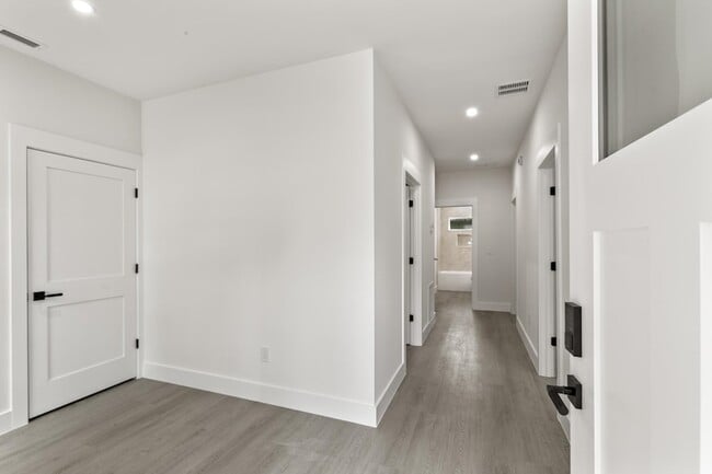 Photo - 28 Spring St