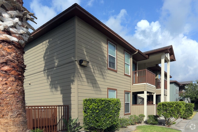 Building - Cimarron Court Apartments