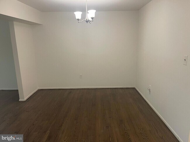 Photo - 615 Silver Ct