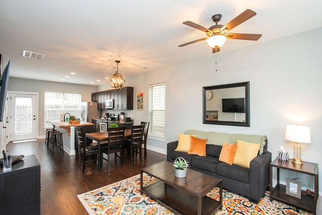 Photo - 1106B Stratford Ave Unit ID1312367P