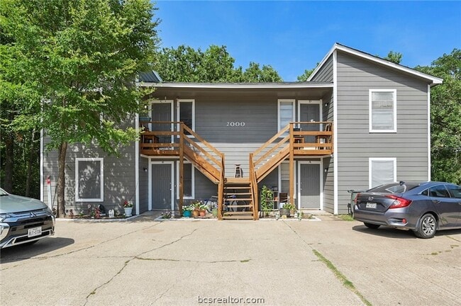 Building Photo - 2000 Monito Way Unit D