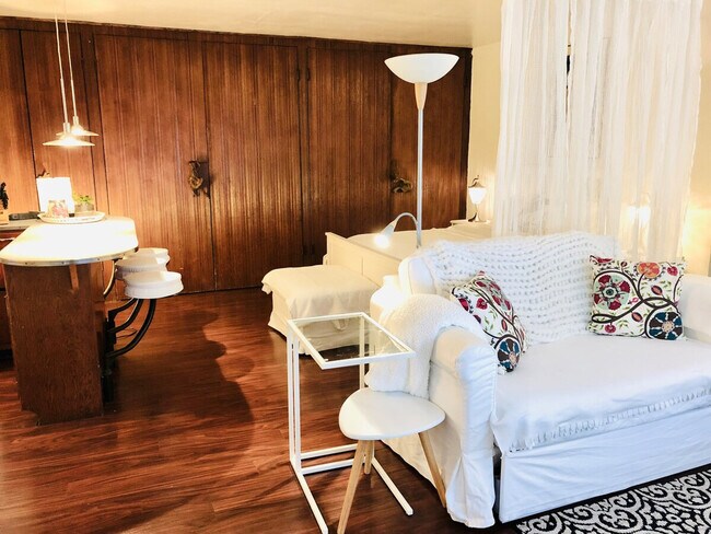 Photo - 4136 Beach Dr SW Unit ID1293683P