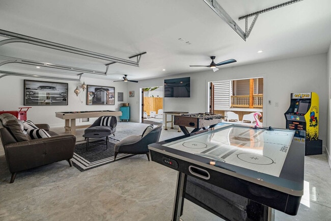 Photo - 28 W Castillo Dr Unit ID1281929P