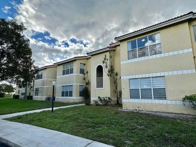 Building Photo - 12980 Vista Isles Dr Unit 315