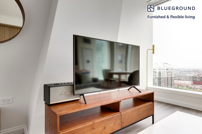 Photo - 1000 S Michigan Ave Unit FL22-ID1286