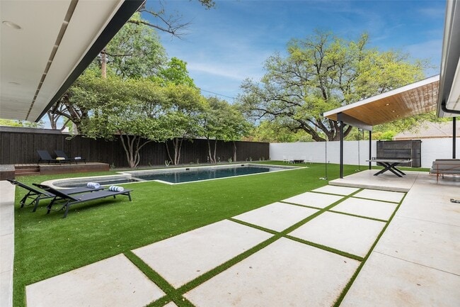 Photo - 5239 Edmondson Ave