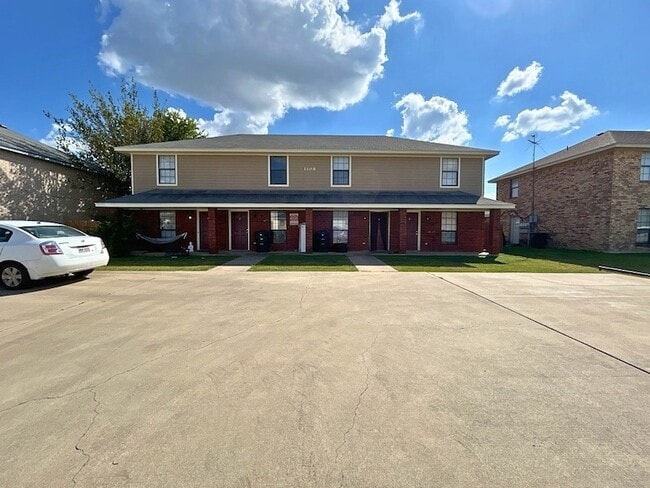 Building Photo - 1108 Shanarae Cir Unit B