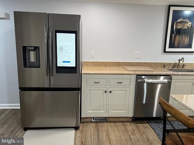 Photo - 216 Stern Cove