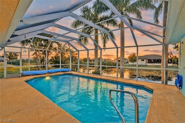 Building Photo - 1325 NE 5th Pl